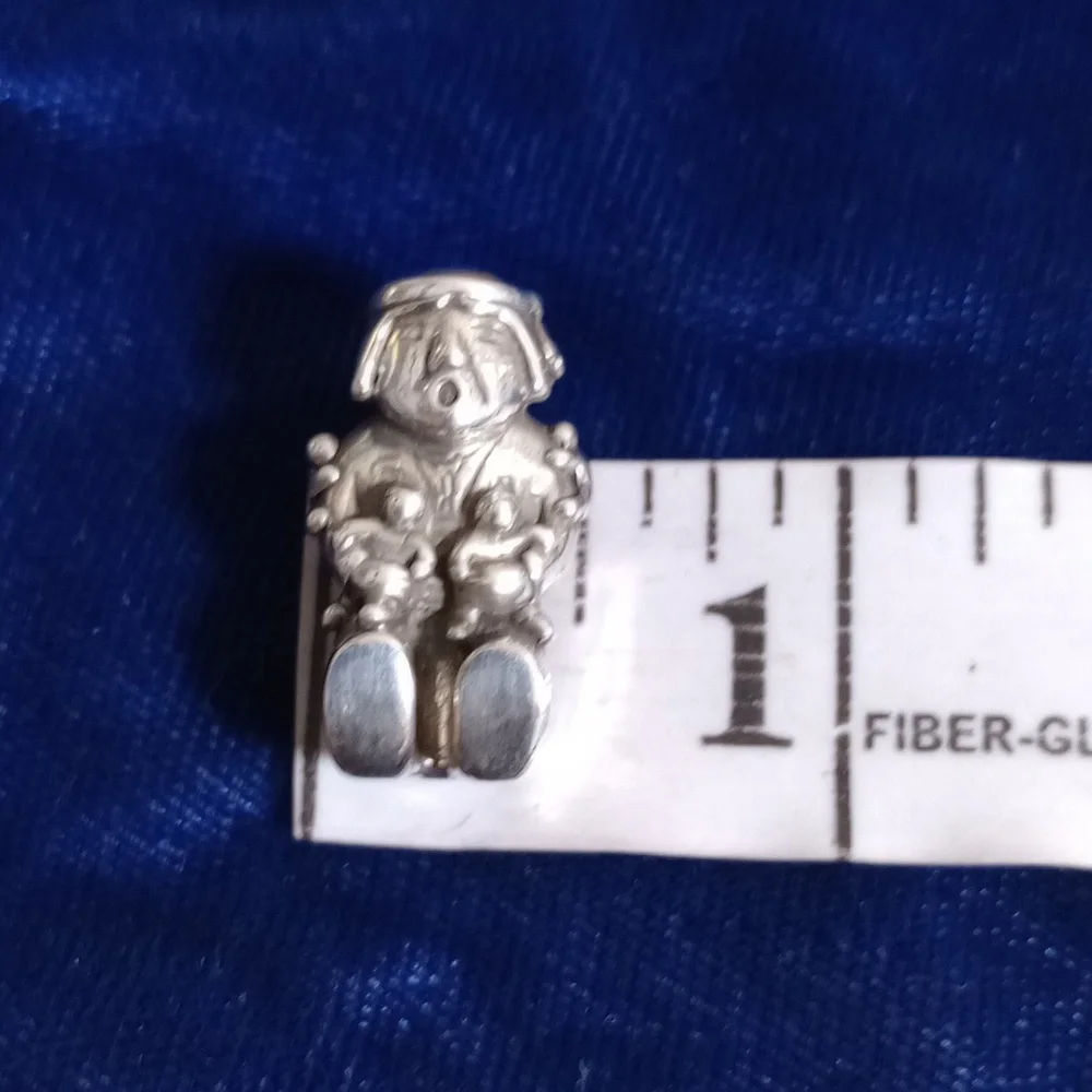 Storyteller Vintage Native American Sterling Silver  Stud Earrings - Picture 5 of 14